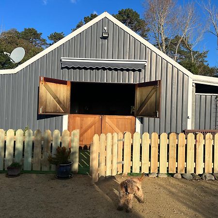 Waiora La Grange Cottage Otaki Экстерьер фото